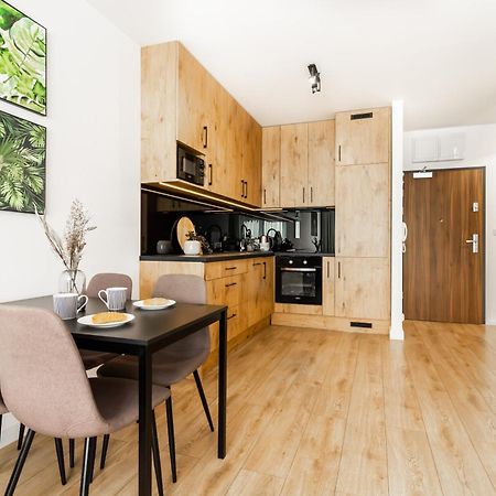 Apartament Near Sky Tower Free Parking For 2 Cars Wroclaw Exterior photo